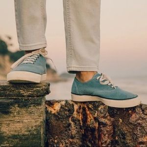 (NWOT) SeaVees LEGEND SNEAKER BLUE CORDUROY